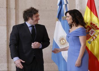 El Gobierno español asegura condecoración de Ayuso a Milei "atenta claramente contra la ley"