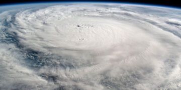 El huracán Milton golpea Florida con vientos extremos e inundaciones