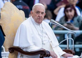El papa afirma que interceder por la paz requiere involucrarse y asumir riesgos