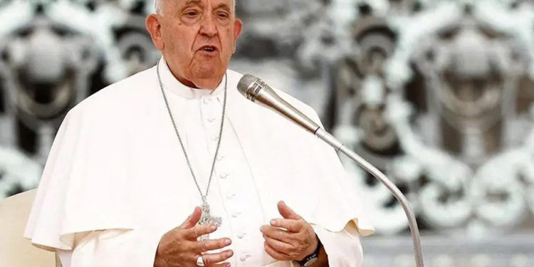 El papa denuncia esclavitud de la naturaleza por abuso del hombre