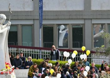 El papa Francisco enfrenta "un momento de prueba" en el hospital