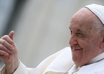 El papa Francisco pasa una noche estable tras crisis respiratoria