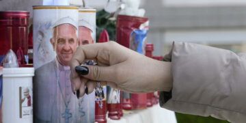 El papa Francisco se encuentra en estado grave, informa el Vaticano