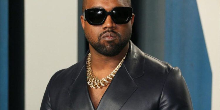 Eliminan de plataformas tema de Kanye West que glorifica a Hitler