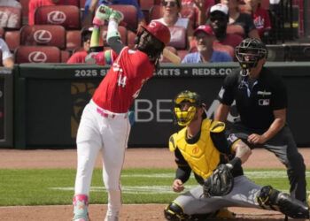 Elly de la Cruz conecta su 25mo jonrón y lidera victoria de Rojos 7-1 ante Piratas