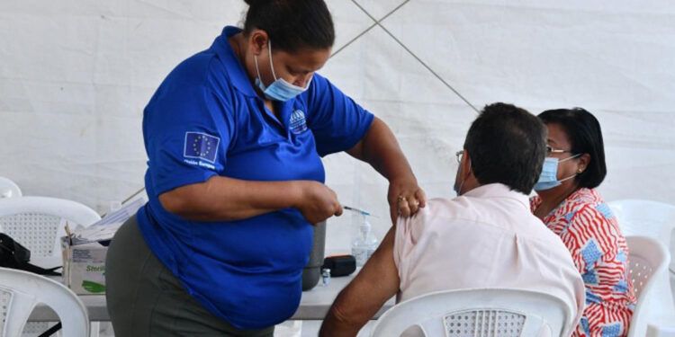 Empresa importó 14,000 vacunas contra el Covid-19 en vuelos chárter