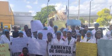 Enfermeras de SFM protestan frente al Hospital San Vicente de Paúl