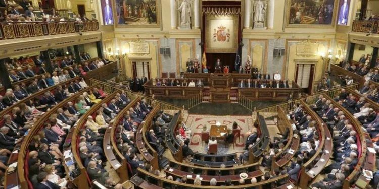 España aprueba amnistía para secesionistas catalanes
