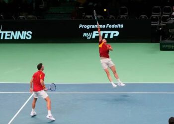 España avanza a semifinales tras vencer a Chequia en la Copa Davis