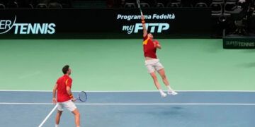 España avanza a semifinales tras vencer a Chequia en la Copa Davis