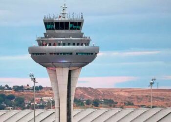 España cierra espacio aéreo por guerra en Irán