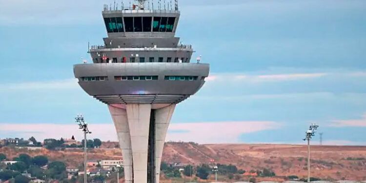 España cierra espacio aéreo por guerra en Irán