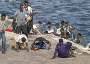 España legalizará a 300,000 migrantes anualmente hasta 2027