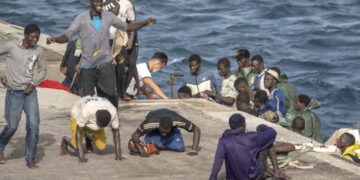 España legalizará a 300,000 migrantes anualmente hasta 2027