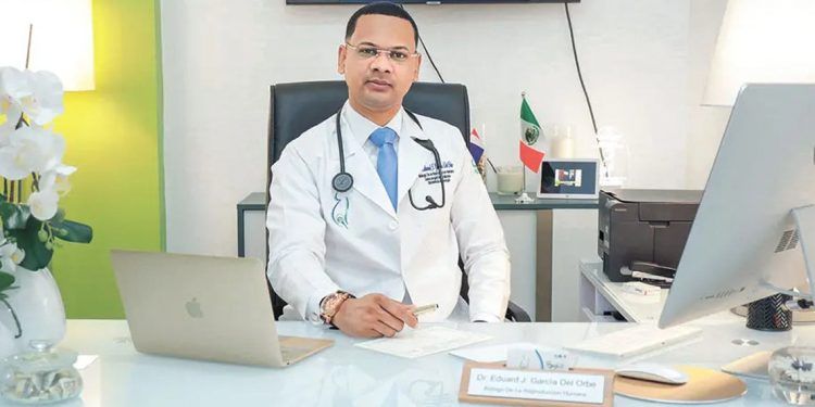 Especialista en fertilidad logra 500 embarazos asistidos