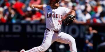 Estrellas Orientales suman al relevista Zac Kristofak