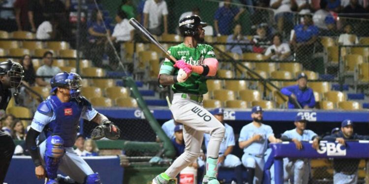 Estrellas vencen al Licey con noche perfecta de Raimel Tapia y lo mandan al último lugar