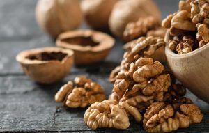 Sustituir la carne por nueces mejora la salud