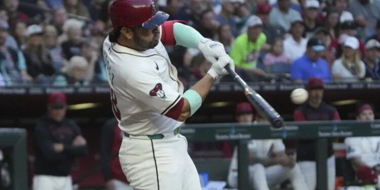 Eugenio Suárez conecta cuatro jonrones en un juego histórico