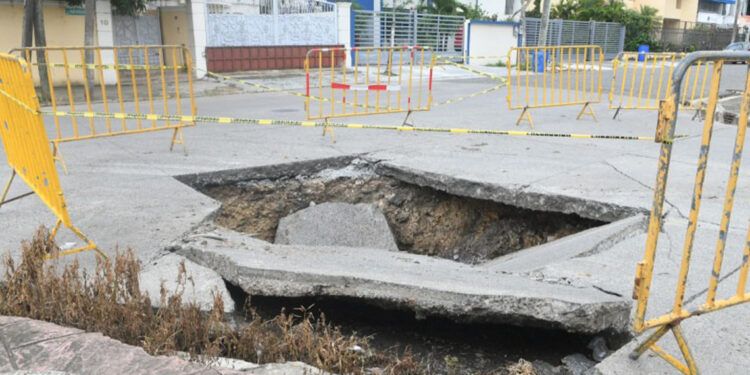 Excavaciones en la ciudad afectan derechos peatonales