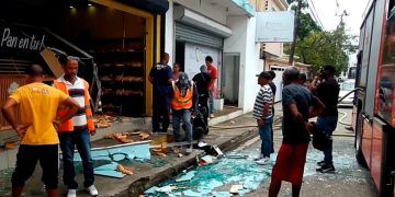 Explosión en panadería deja al menos cinco heridos graves en La Vega
