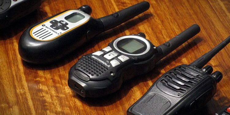 Explosiones de aparatos de comunicación en Líbano dejan al menos 20 muertos