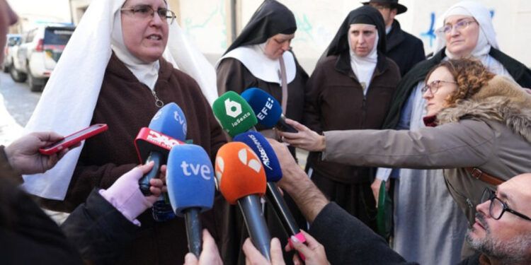 Expulsan a monjas de la Iglesia por vender en internet obras de arte de su convento