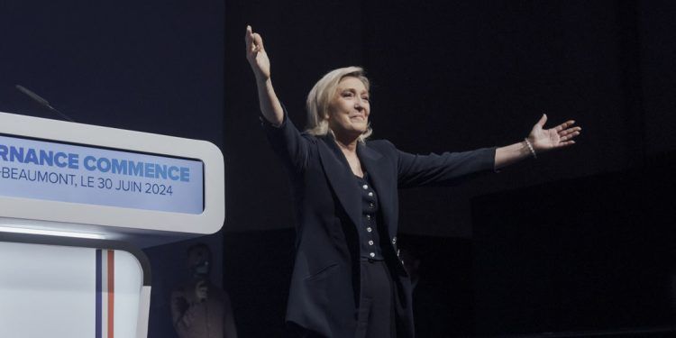 Extrema derecha gana primera vuelta en Francia.