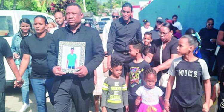 Familiares de Noelvin exigen justicia en marcha en Santiago