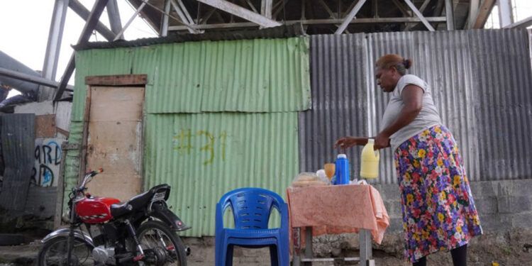 Familias bajo el puente de la 17 siguen sin soluciones