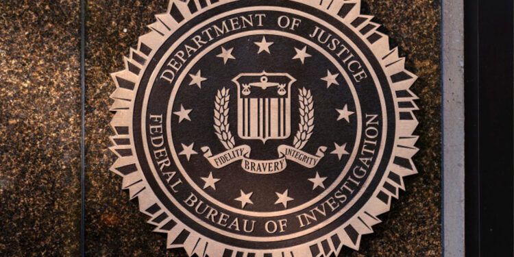 FBI expulsa a altos funcionarios tras resistencias a presiones políticas