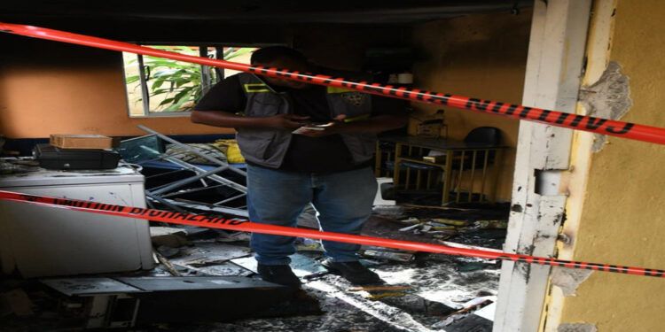 Feminicidio en Cristo Rey provoca explosión de gas y deja varios heridos