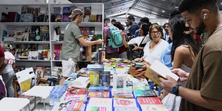 Feria del Libro cierra con éxito y gran participación familiar
