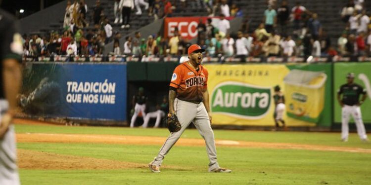 Fernando Abad brilla y los Toros rompen racha de derrotas