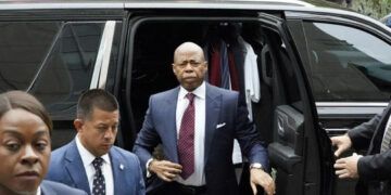 Fiscalía podría ampliar cargos contra el alcalde de Nueva York, Eric Adams