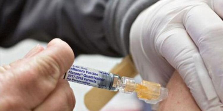 Florida busca eliminar mandatos de vacunación infantil