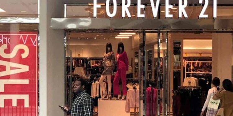 Forever 21 se declara en quiebra por segunda vez y cesará operaciones en EE.UU.
