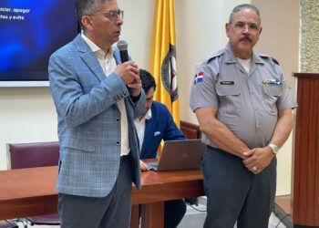 Forman 300 policías para nuevo patrullaje en Santiago