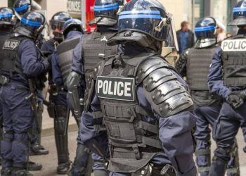 Francia desplegará 30,000 policías durante la jornada electoral del domingo