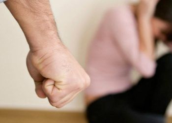 Francia prohíbe beneficios matrimoniales a autores de feminicidios