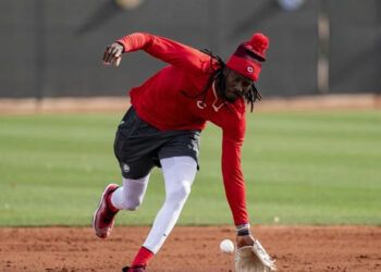 Francona aconseja a Elly De La Cruz: "Nunca te rindas"