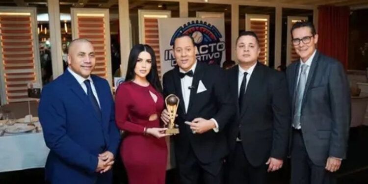 Franklin Mirabal gana el premio “Narrador Latino 2024” por tercer año consecutivo