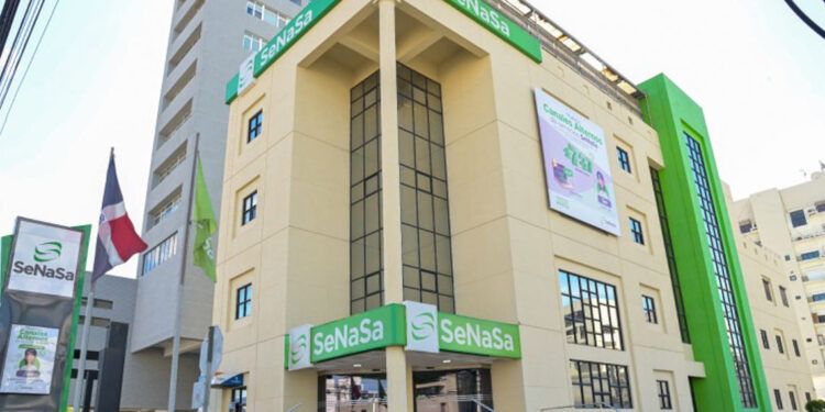 Fuerza del Pueblo pide intervenir Senasa por crisis en servicios