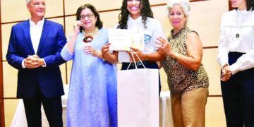 Fundación Macarrulla premia a jóvenes por ensayos sobre libertad