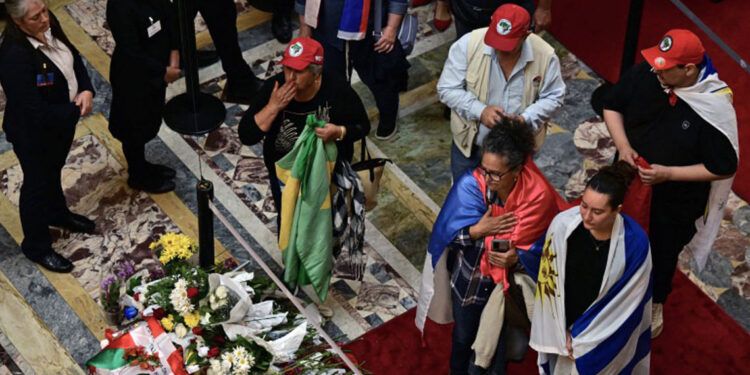 Funeral de Pepe Mujica sigue segundo día con Lula y Boric