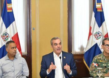 Gobierno activa medidas ante amenazas del huracán Beryl.