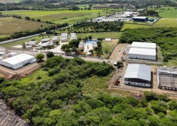 Gobierno destina fondos para naves industriales en San Juan