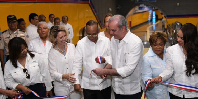 Gobierno lanza trenes de seis vagones en el Metro de Santo Domingo