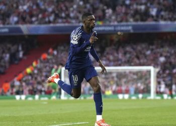 Gol de Dembélé da ventaja al PSG ante Arsenal