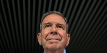 González denuncia coacciones para reconocer triunfo de Maduro a cambio de salir de Venezuela